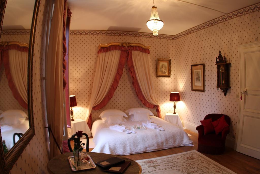 Bed and Breakfast Chateau Du Breuil Gevrolles Zimmer foto